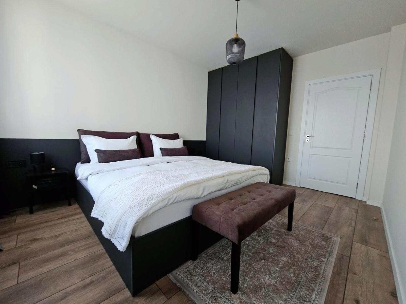 Enya Appartement *